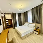 Residence Inn Hotel فندق تيرانا