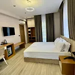 Residence Inn Hotel 4* تيرانا