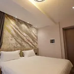 Residence Inn Hotel تيرانا