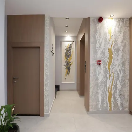 Residence Inn Hotel 4* Tirana