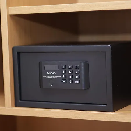 Residence Inn Hotel 티라나