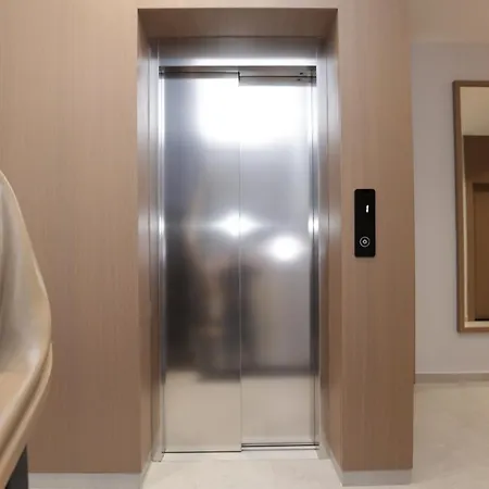 Residence Inn Hotel 호텔