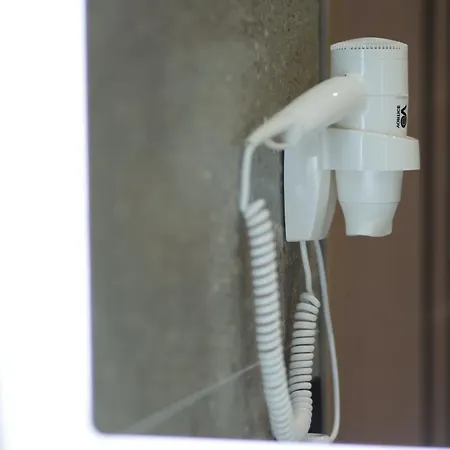 Residence Inn Hotel 호텔 티라나