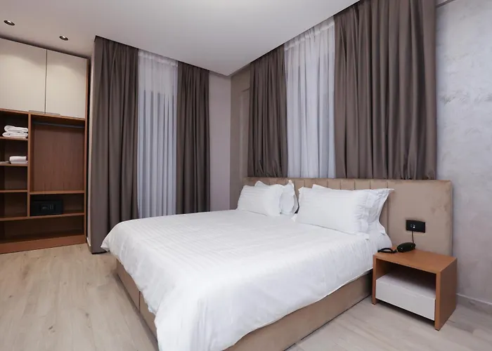 호텔 Residence Inn Hotel 티라나