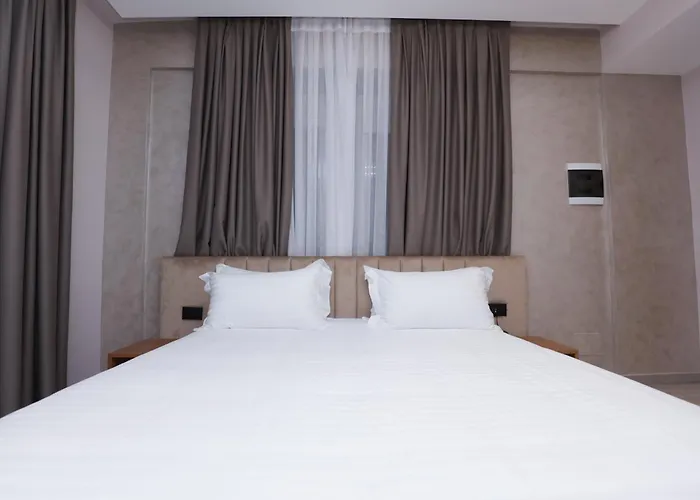 Residence Inn Hotel 4* 티라나