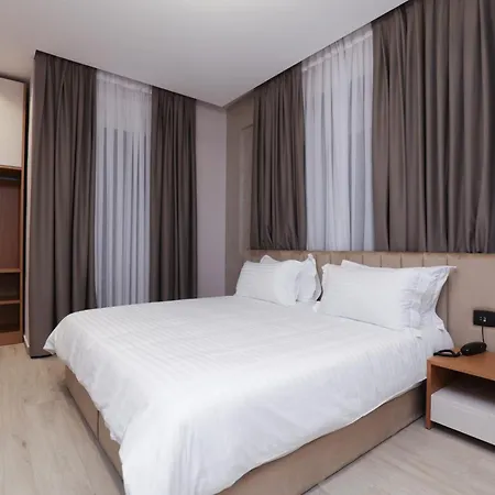 Hotell Residence Inn Hotel Tirana