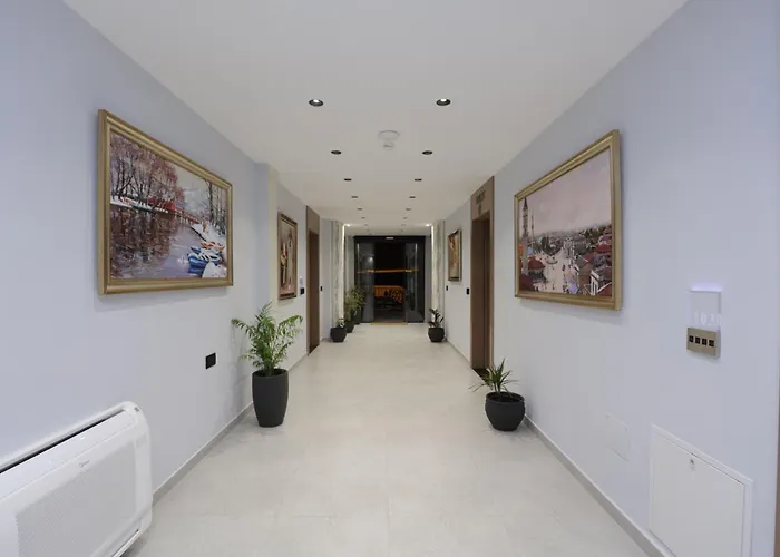 Residence Inn Hotel 酒店